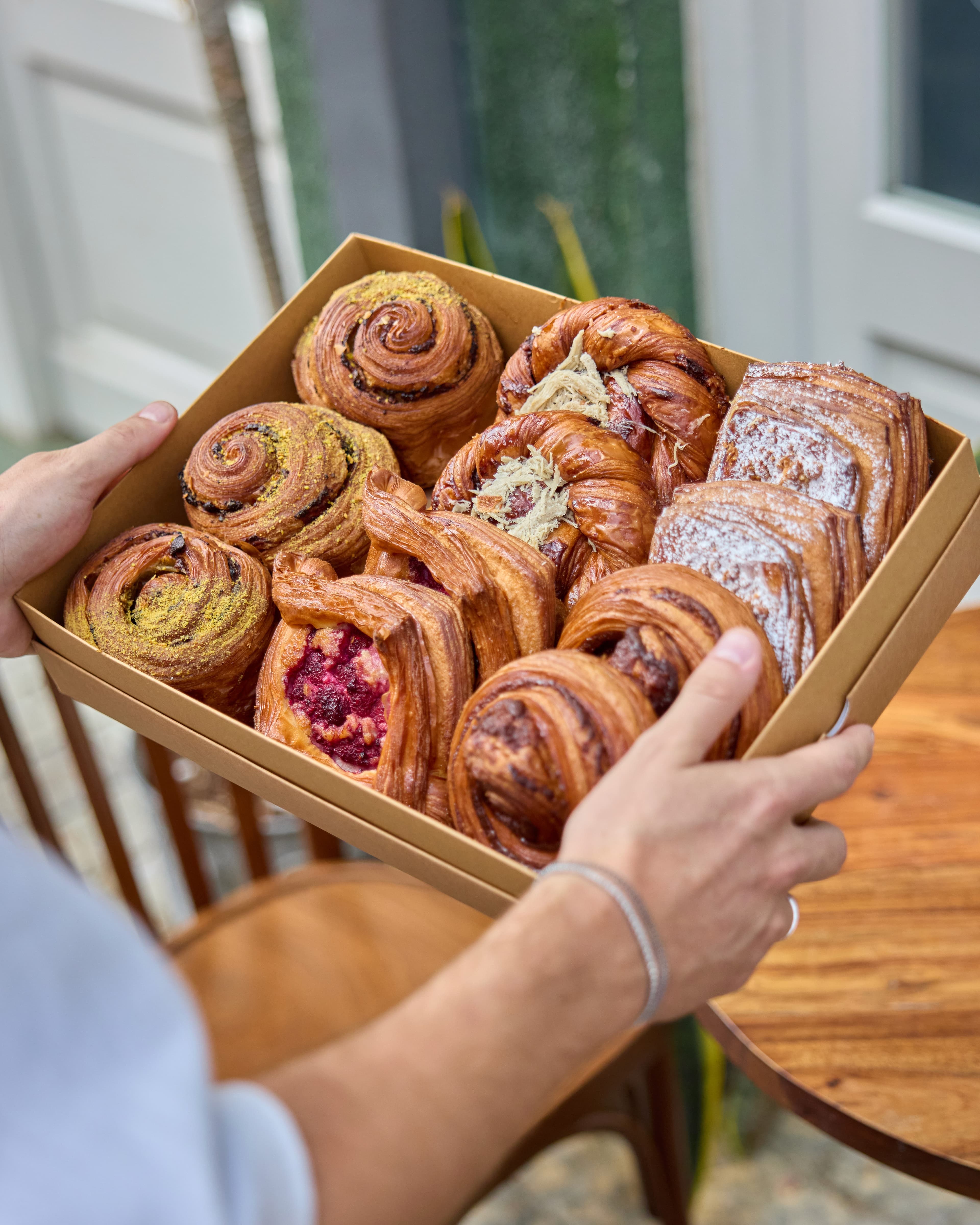 מגש אירוח של Urban Bakery